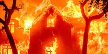 ABD’de yangın: 250’den fazla kişi tahliye edildi