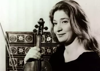 Ünlü keman sanatçısı Ayla Erduran 90 yaşında yaşamını yitirdi