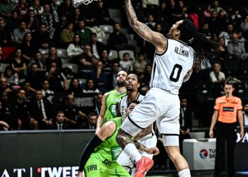 Beşiktaş Fibabanka, TOFAŞ’ı farklı devirdi!