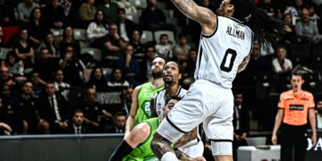 Beşiktaş Fibabanka, TOFAŞ’ı farklı devirdi!