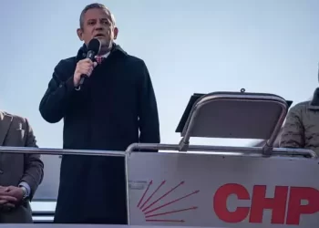 CHP Genel Başkanı Özel açıkladı: Vatanını milletini seven kim varsa bu evin kapıları ona açıktır