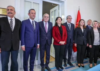 DEM Parti heyeti CHP’yi ziyaret etti