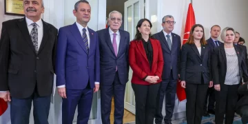 DEM Parti heyeti CHP’yi ziyaret etti