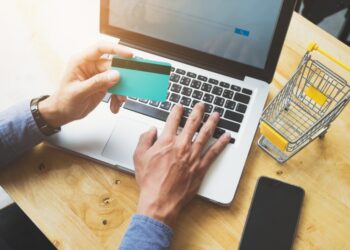 E-ihracatta Avrupa’da tekstil, Orta Doğu’da kozmetik ürünler öne çıktı