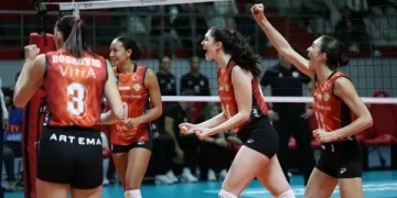 Eczacıbaşı Dynavit, Şampiyonlar Ligi’nde çeyrek finale yükseldi!