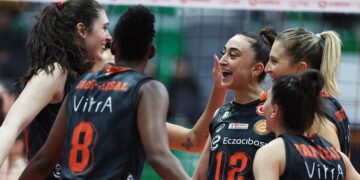 Eczacıbaşı Dynavit, Sarıyer deplasmanında set vermeden kazandı!