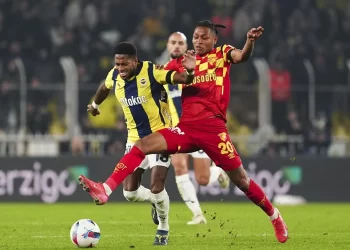 Fenerbahçe, evinde Göztepe’yi 3 golle geçti!