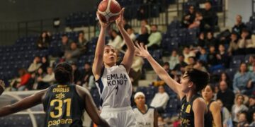 Fenerbahçe Opet, Emlak Konut’a son saniye üçlüğüyle kaybetti!