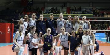 Fenerbahçe, THY’yi set vermeden geçti!