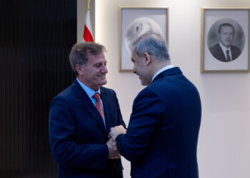 Dışişleri Bakanı Hakan Fidan, KKTC Bayındırlık ve Ulaştırma Bakanı ile bir araya geldi