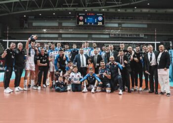 Halkbank, Spor Toto’yu set vermeden geçti!