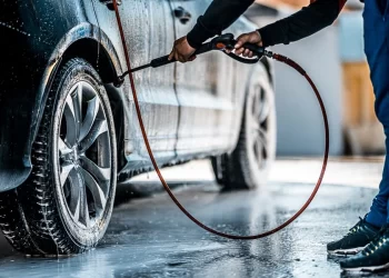 Oto yıkama ücretlerine büyük zam: Semte göre fiyatlar açıklandı