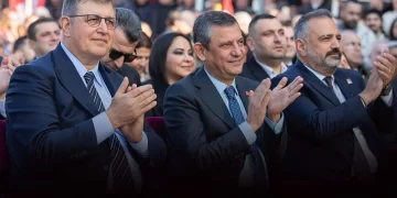CHP Genel Başkanı Özgür Özel, İzmir’de toplu açılış ve temel atma törenine katıldı