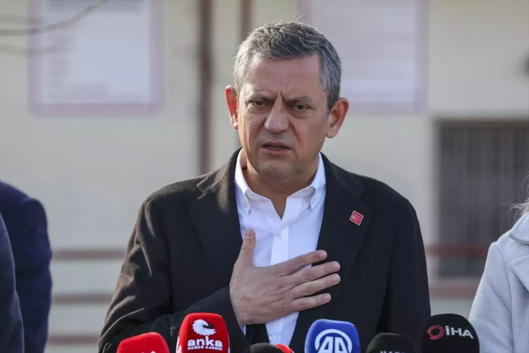 CHP Genel Başkanı Özgür Özel, İstanbul Büyükşehir Belediye Başkanı Ekrem İmamoğlu'nun tutuklanmasının ardından önemli bir açıklamada bulundu.