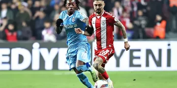 Samsunspor, Karadeniz derbisinde Trabzonspor’u 2 golle devirdi!