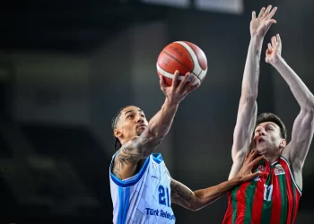 Türk Telekom, Karşıyaka’yı son çeyrekte geçti!