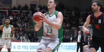 Yalovaspor, Manisa Basket’i son çeyrekte geçti!