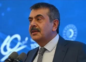 Bakan Tekin: Çocuklarımızın önce Türkçeyi ana dillerini öğrenmeleri lazım