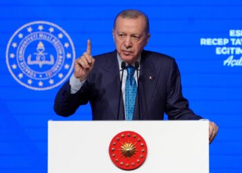 Erdoğan: Evlatlarımızı bağımlılık yapan kötü alışkanlıklara karşı korumakta kararlıyız