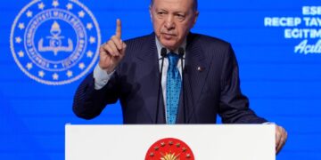 Erdoğan: Evlatlarımızı bağımlılık yapan kötü alışkanlıklara karşı korumakta kararlıyız