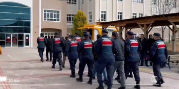 FETÖ’ye yönelik “KISKAÇ-38” operasyonlarında 45 şüpheli yakalandı