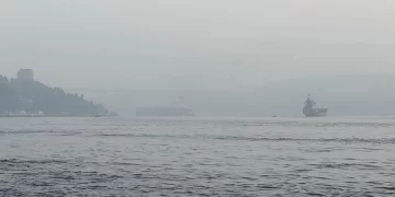 İstanbul Boğazı’nda gemi trafiği çift yönlü durduruldu