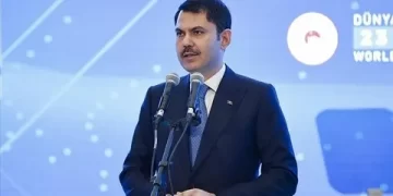Bakan Kurum: İstanbullular her an yıkılacak 600 bin evde oturuyor