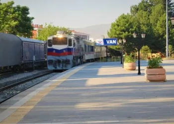 Mart ayında Tahran-Van tren seferi başlıyor