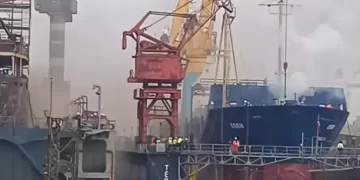 Tuzla Tersanesi’nde gemide yangın çıktı! Çok sayıda itfaiye ekip sevk edildi