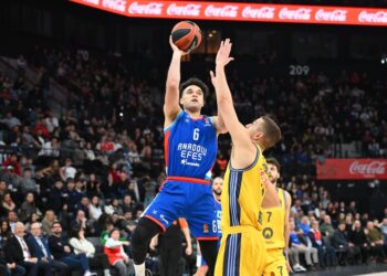 Anadolu Efes, Alba Berlin’i farklı geçti!