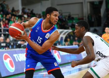 Anadolu Efes, Daçka’yı deplasmanda yıktı!