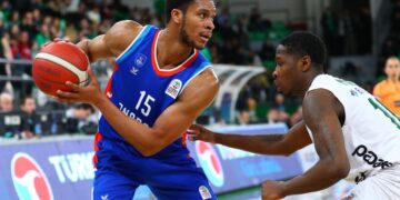 Anadolu Efes, Daçka’yı deplasmanda yıktı!