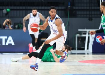 Anadolu Efes, evinde Bursaspor’u farklı yendi!