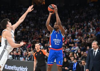 Anadolu Efes, Real Madrid’i son çeyrekte yıktı!