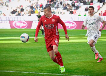 Antalyaspor, Kasımpaşa’yı 2 golle geçti!