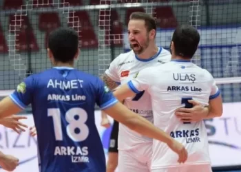 Arkas Spor, Alanya Belediyespor’u 5 sette yendi!