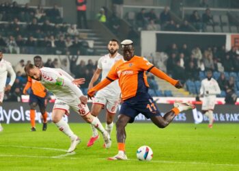 Başakşehir, Samsunspor’u 4 golle geçti!