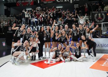 Beşiktaş, THY’yi set vermeden yendi!