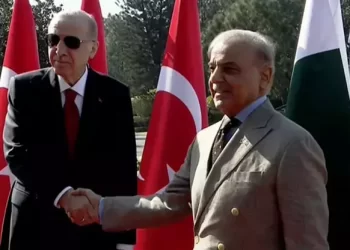 Başkan Erdoğan, Pakistan’da resmi törenle karşılandı