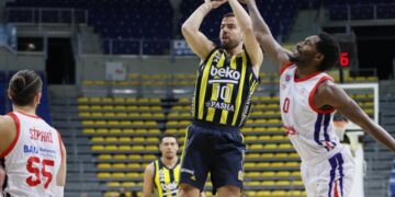 Fenerbahçe Beko, kupada Bahçeşehir Koleji’ni geçip yarı finale yükseldi!