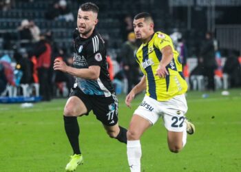 Fenerbahçe, Erzurum FK'yı kupada 5 golle geçti! Fenerbahçe, Erzurum FK’yı kupada 5 golle geçti!
