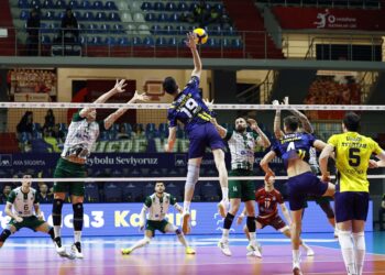 Fenerbahçe Medicana, Akkuş’u evinde rahat yendi!