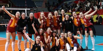 Galatasaray Daikin, THY’yi set vermeden geçti!