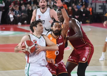 Galatasaray, kupada Karşıyaka’yı devirip yarı finale çıktı!