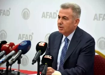 İzmir Valisi Elban, tsunami olursa oluşacak dalga yüksekliğini paylaştı