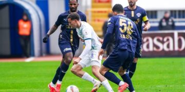 Kasımpaşa, Rizespor karşısında 3 puanı 3 golle aldı!