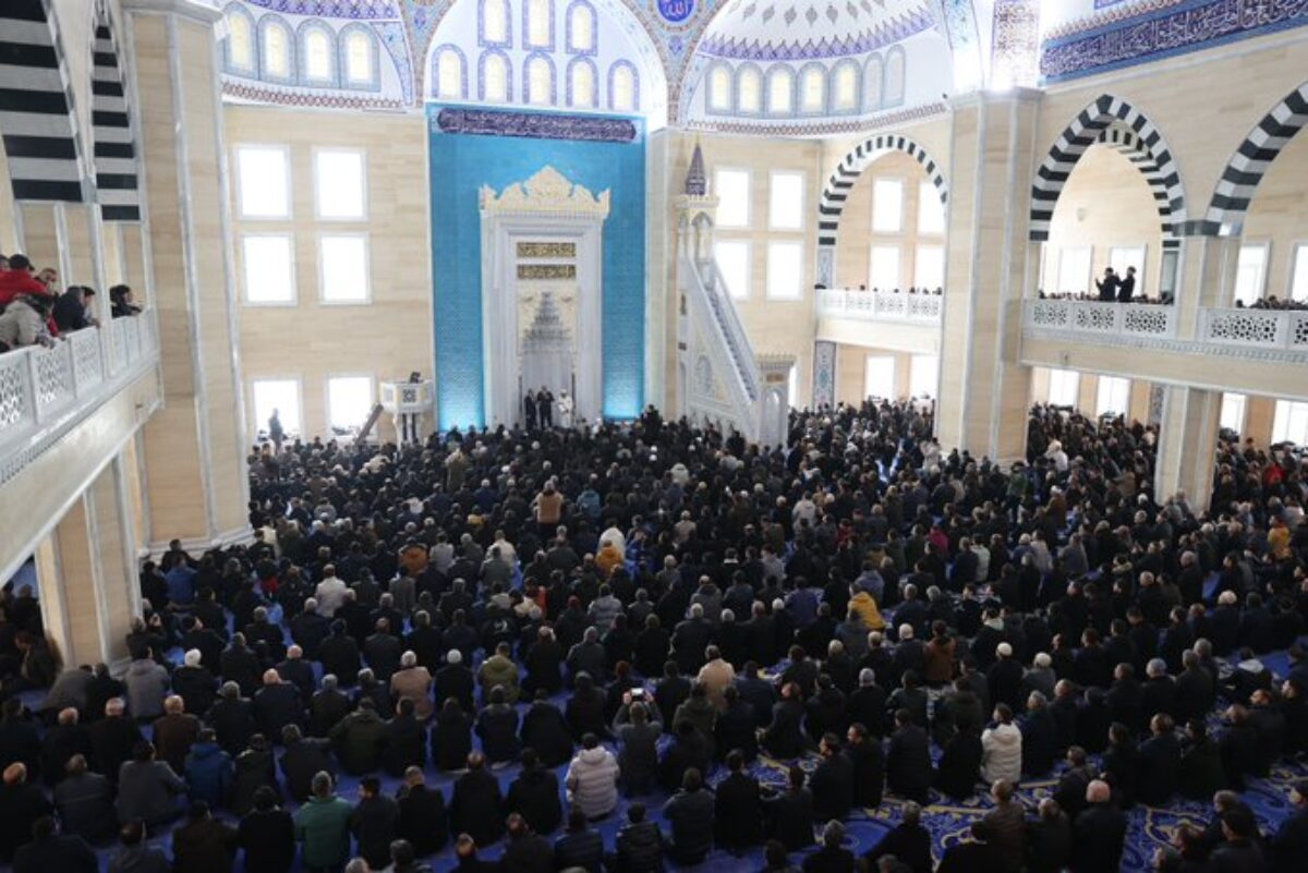 Muş'ta, 12 bin kişilik İmam-ı Şafi Camisi ibadete açıldı! | Gündem, Muş Haber