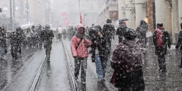 Vali Davut Gül yanıtladı: İstanbul’da pazartesi okullar tatil mi?