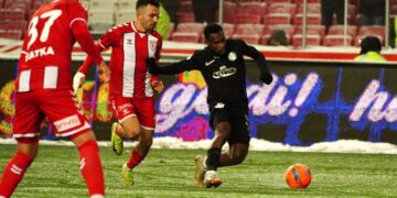 Rizespor, Samsun’da geriden gelerek kazandı!