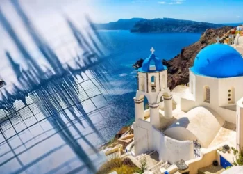 Sismik hareketlilik nedeniyle yaklaşık 9 bin kişi Santorini Adası’ndan ayrıldı